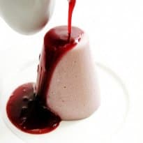 Pudim de uva com calda light