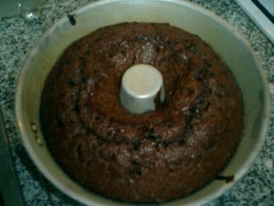 Bolo úmido de chocolate
