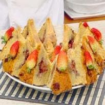 Pão Doce de Batata com Morangos