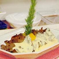 Bifes ao Molho de Queijo com Alho Frito