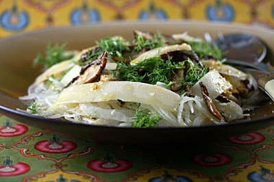 Salada de erva-doce, cogumelo e parmesão