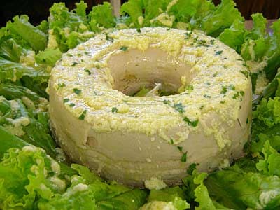 Bolo de atum com molho aioli