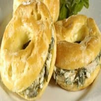 Rosca de espinafre e cogumelos