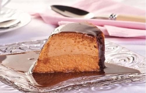 Pudim de cenoura com caramelo de chocolate