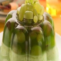 Gelatina de Limão com Pedaços de Uva