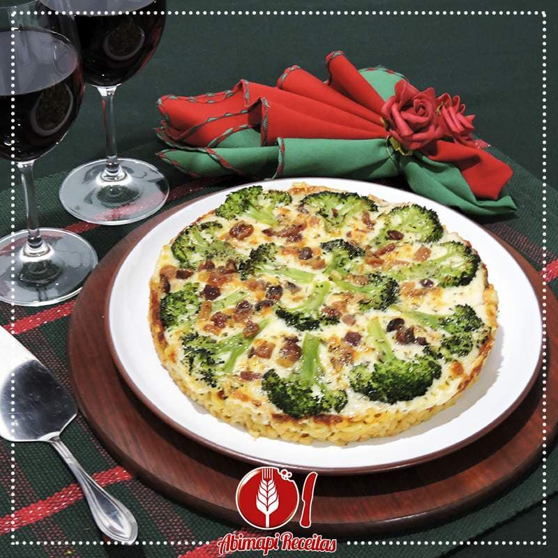 Pizza de Macarrão com Brócolis