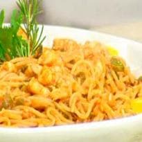 Macarrão com Camarão ao Tomate