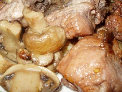 Frango com Cogumelos e Vinho Tinto