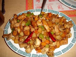 Frango Xadrez com Amendoim