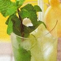 Cachaça, Limão, Gengibre e Hortelã