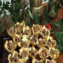 Cestinha de massa filo com salada oriental