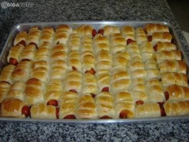 Enroladinhos de Salsicha com Queijo