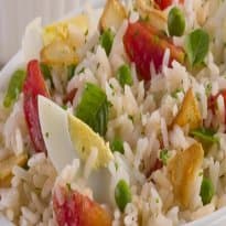 Salada de arroz aromatizada