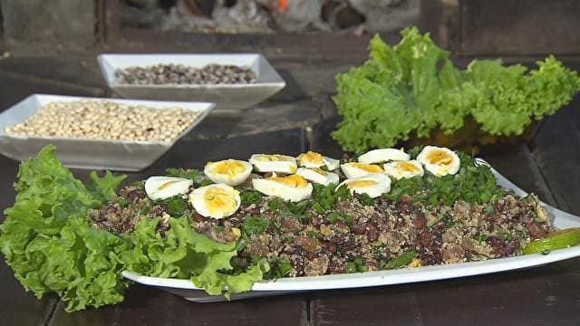 Tropeiro de Fava com carne de sol