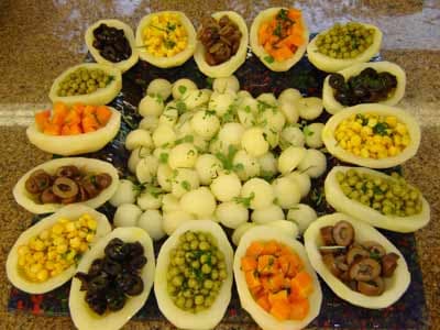 Salada de barquetes de batatas recheadas