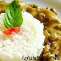 Picadinho de carne ao molho voronoff