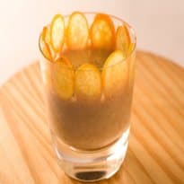 Creme de ameixa e laranja com leite