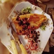 Truta Assada com Salsão, Tomate e Cebola