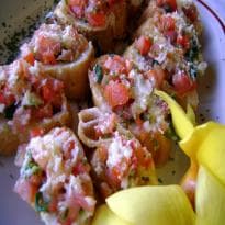 Buschetta de tomate e manjericão