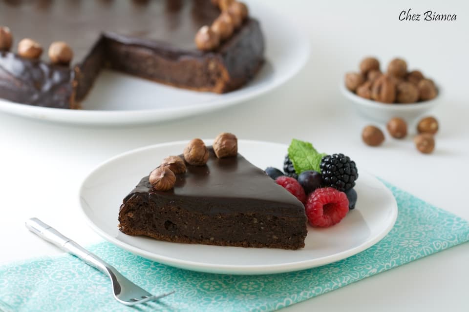 Bolo de avelã com nutella e chocolate