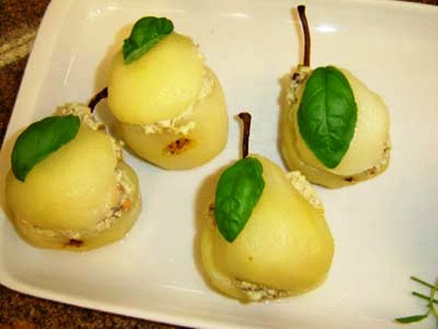 Pêras recheadas com gorgonzola
