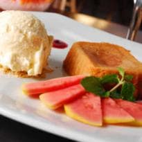 Petit Gateau de Goiaba