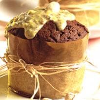 Bolo suflê de café com creme de pistache