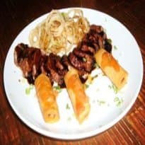 Atum em crosta de canela