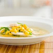 Sopa rápida de frango com milho