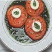 Salada Caprese com Pesto de Rúcula