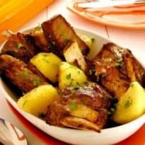 Costela de boi com batatas