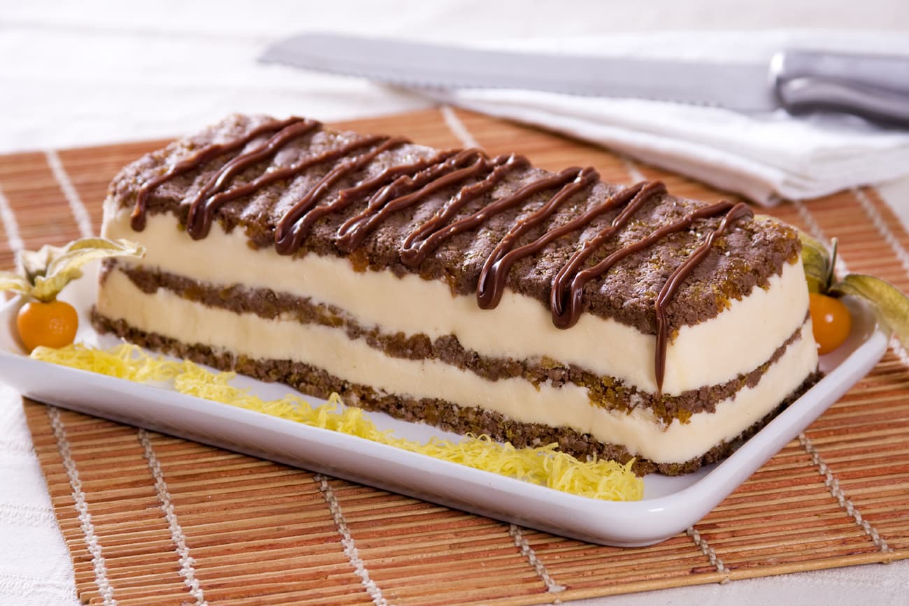 Torta Gelado Crocante com Biscoito Wafer