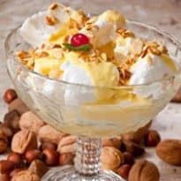 Ovos Nevados com Amêndoas Crocantes