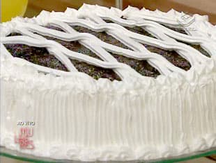 Bolo de ameixa com doce de leite