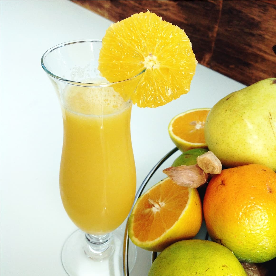 Suco de Pêra com Laranja e Gengibre