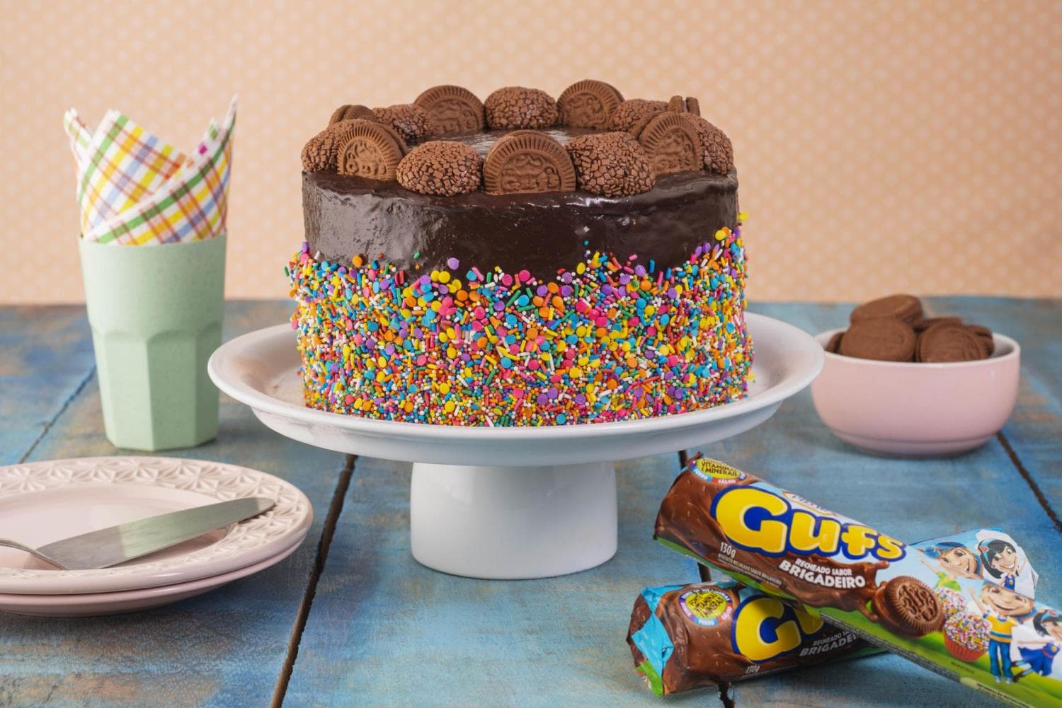 Bolo de Brigadeiro com Biscoito Gufs