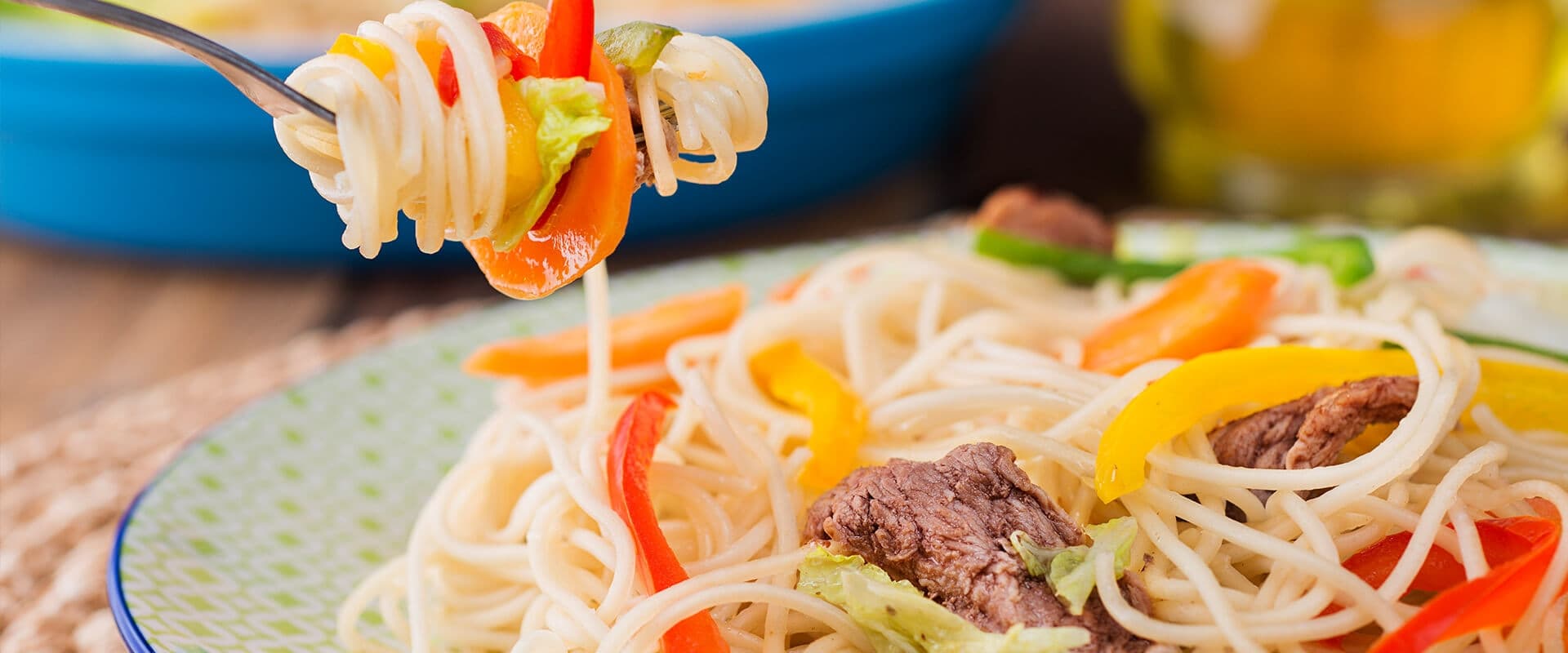 Espaguete com Carne e Legumes