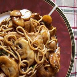 Yakisoba de frango com shitake