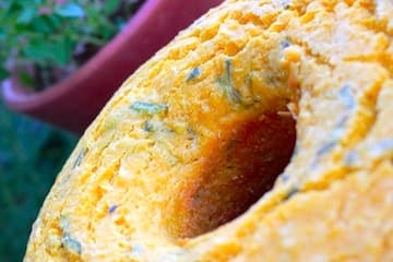 Bolo de Milho com Manjericão