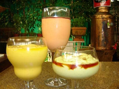 Creme de abacate com licor de cacau