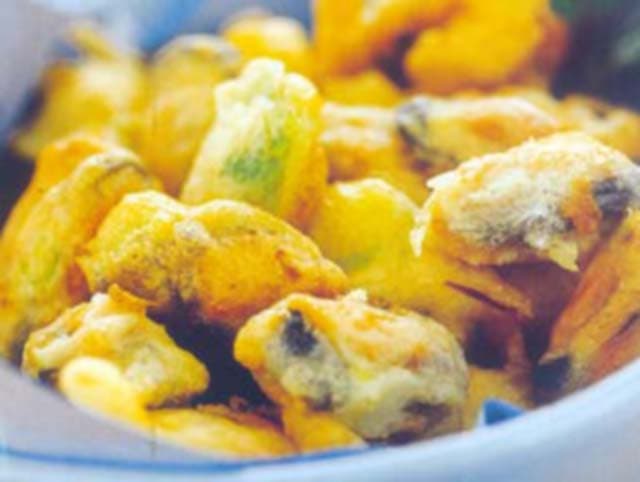 Mexilhões e alho poró empanados