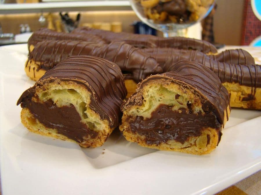 Bomba de Chocolate Fácil e Deliciosa