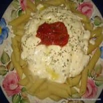 Macarrão ao molho cremoso de parmesão