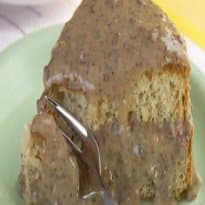 Bolo cremoso de amendoim