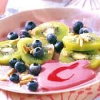 Kiwi e mirtilo com creme de framboesa