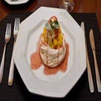 Sorvete de Coco com Molho de Manga