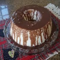 Pudim de claras com cobertura de chocolate