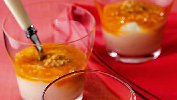 Doce de gema com nozes e creme de coco