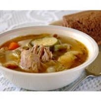 Sopa de frango e legumes com vinho