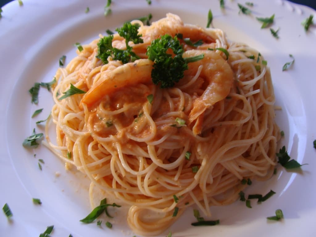 Macarrão com Estrogonofe e Frutos do Mar